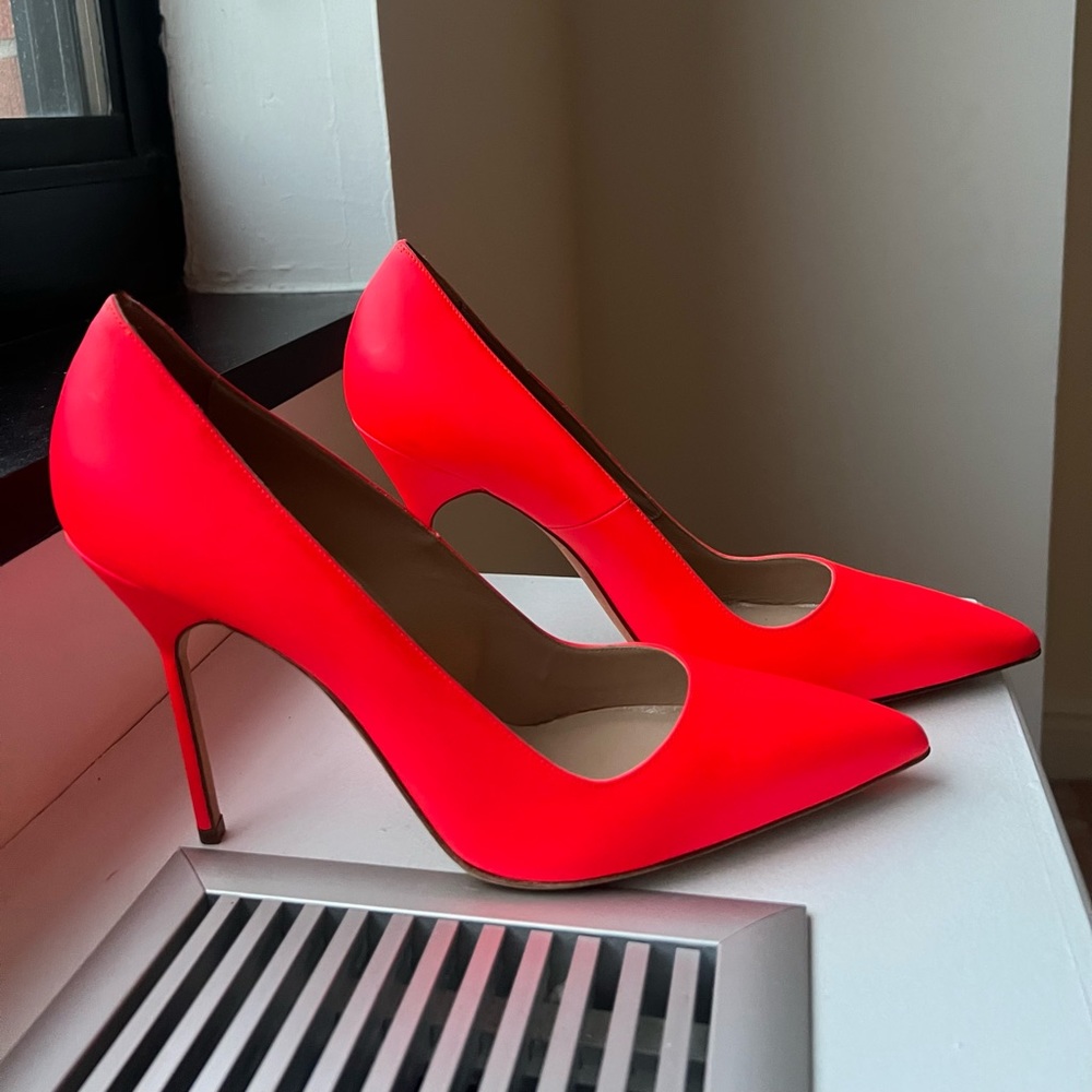 Manolo Blahnik new hot pink pumps size 11
